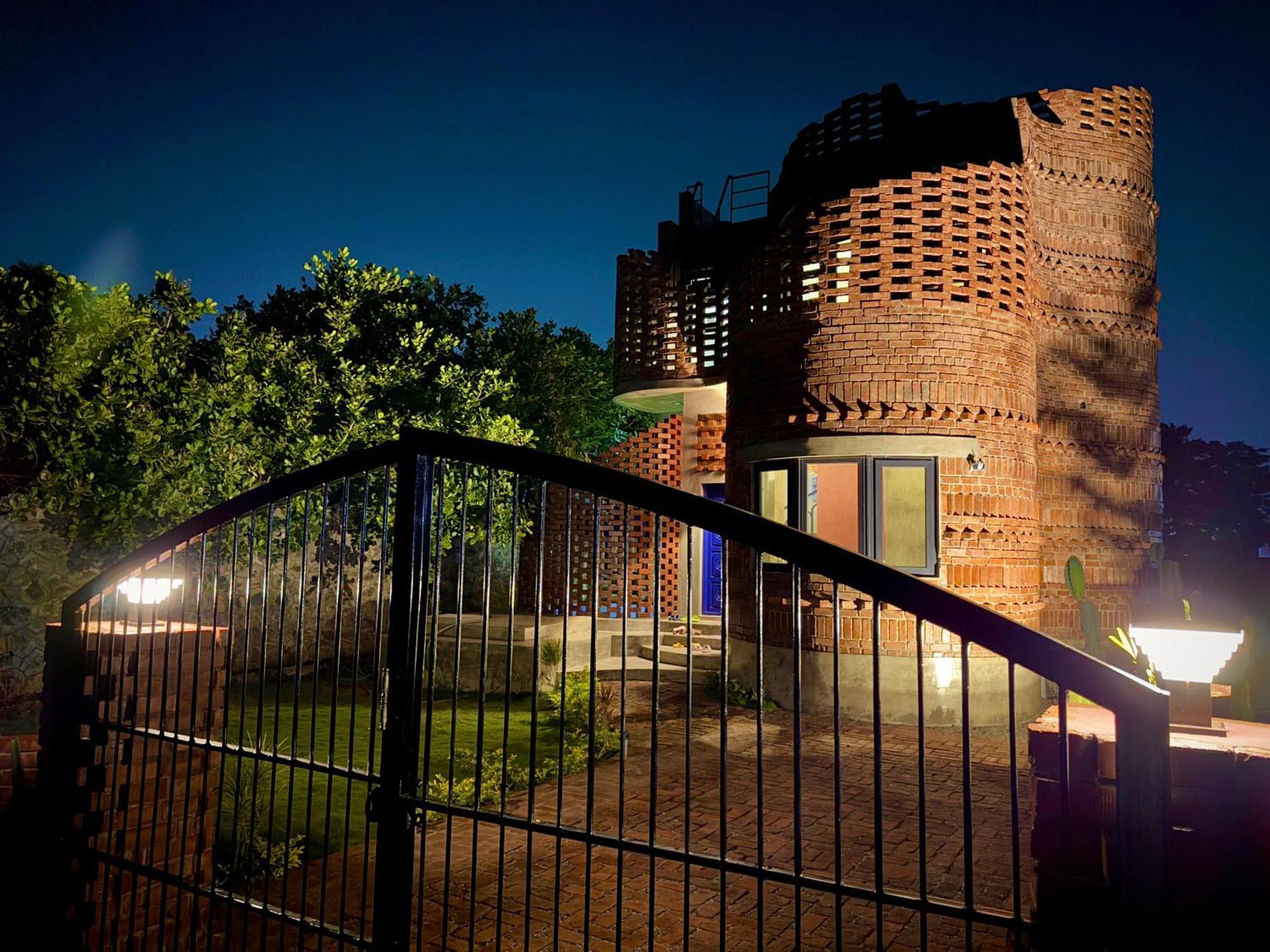 Pool Villa-House Of The Dancing Cactus ปอนดิเชอรี ภายนอก รูปภาพ