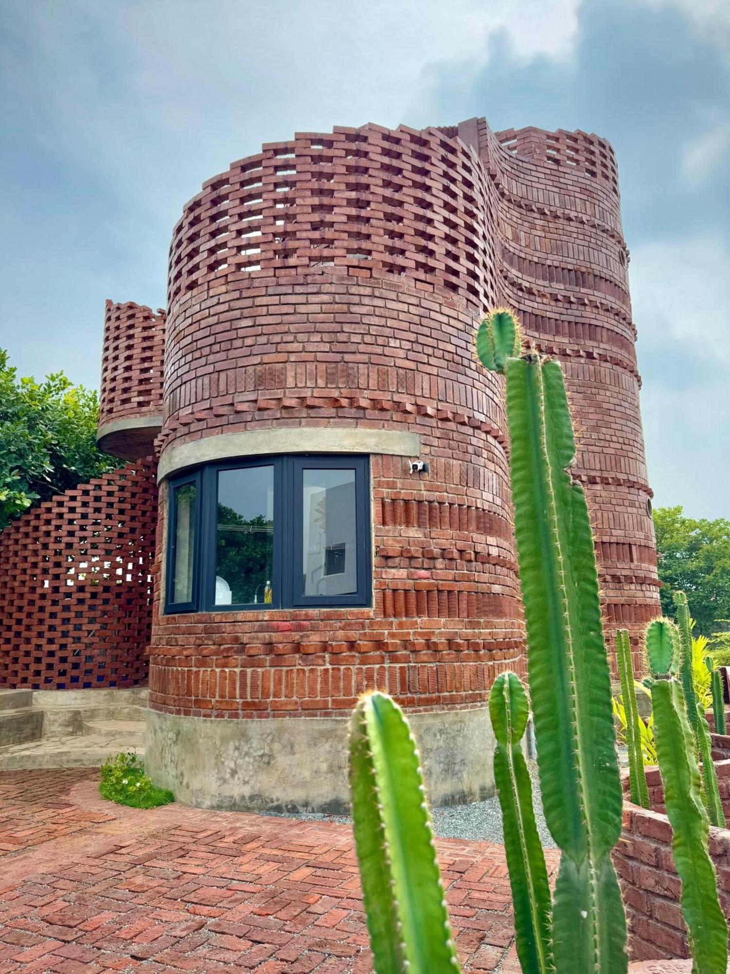 Pool Villa-House Of The Dancing Cactus ปอนดิเชอรี ภายนอก รูปภาพ